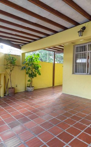 Casa à venda com 210m², 3 quartos e 3 vagasGaragem