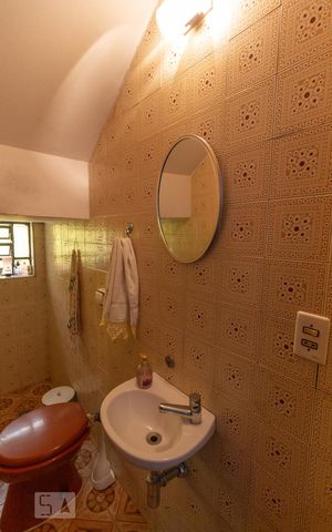 Casa à venda com 210m², 3 quartos e 3 vagasLavabo