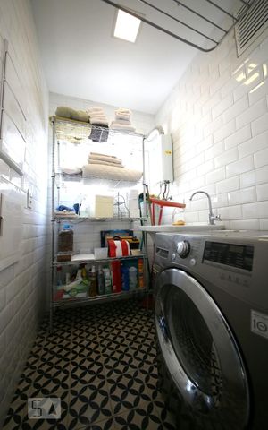 Apartamento à venda com 70m², 1 quarto e 1 vagaÁrea de Serviço
