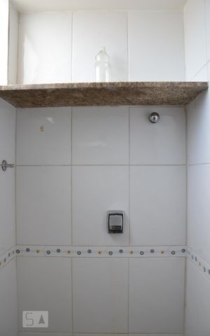 Apartamento à venda com 85m², 2 quartos e 1 vagaBanheiro de Serviço- descarga