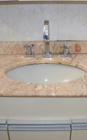 Apartamento à venda com 85m², 2 quartos e 1 vagaBanheiro- pia