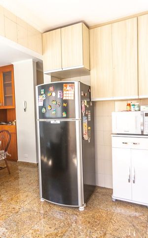 Casa à venda com 230m², 3 quartos e 3 vagas Casa à venda com 230m², 3 quartos e 3 vagasCozinha