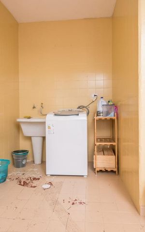 Casa à venda com 200m², 3 quartos e 2 vagas Casa à venda com 200m², 3 quartos e 2 vagasÁrea de Serviço