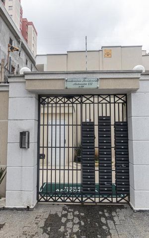 Casa de condomínio à venda com 36m², 1 quarto e sem vaga Casa de condomínio à venda com 36m², 1 quarto e sem vagaFachada
