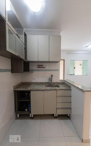 Casa de condomínio à venda com 36m², 1 quarto e sem vaga Casa de condomínio à venda com 36m², 1 quarto e sem vagaCozinha