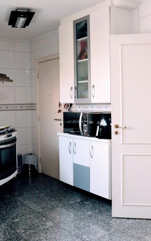 Apartamento à venda com 140m², 2 quartos e 3 vagasCozinha