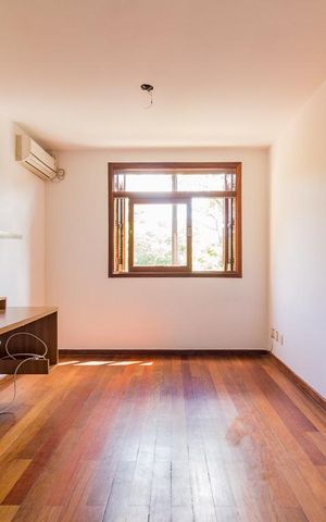 Casa de condomínio à venda com 220m², 3 quartos e 2 vagas Casa de condomínio à venda com 220m², 3 quartos e 2 vagasDormitório2