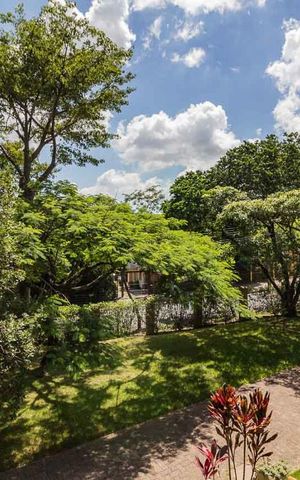 Casa de condomínio à venda com 220m², 3 quartos e 2 vagas Casa de condomínio à venda com 220m², 3 quartos e 2 vagasVista do Quarto