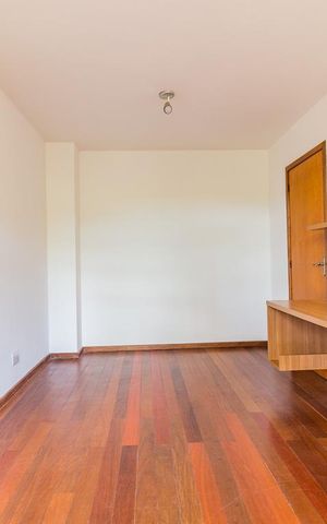 Casa de condomínio à venda com 220m², 3 quartos e 2 vagas Casa de condomínio à venda com 220m², 3 quartos e 2 vagasDormitório2