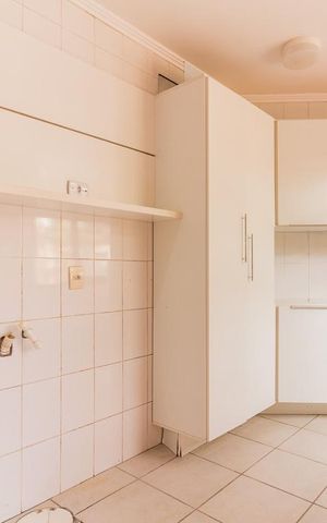 Casa de condomínio à venda com 220m², 3 quartos e 2 vagas Casa de condomínio à venda com 220m², 3 quartos e 2 vagasDetalhe da area de serviço