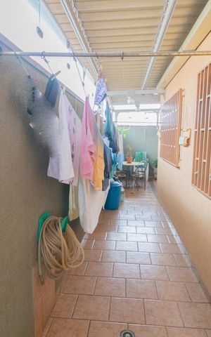 Casa à venda com 250m², 3 quartos e 7 vagas Casa à venda com 250m², 3 quartos e 7 vagasCorredor
