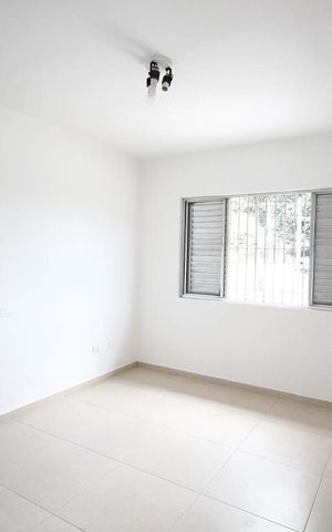 Casa para alugar com 150m², 3 quartos e 4 vagas Casa para alugar com 150m², 3 quartos e 4 vagasQuarto 1
