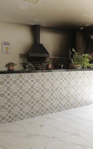 Casa à venda com 450m², 5 quartos e 4 vagasChurrasqueira