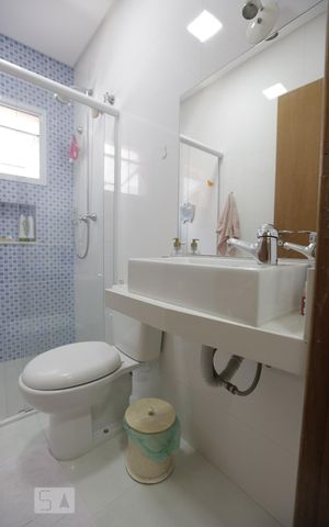 Casa à venda com 450m², 5 quartos e 4 vagasBanheiro da Suíte 2