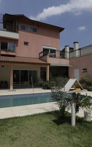 Casa à venda com 450m², 5 quartos e 4 vagasPiscina