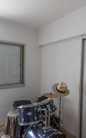 Apartamento à venda com 95m², 3 quartos e 2 vagas Apartamento à venda com 95m², 3 quartos e 2 vagasQuarto 1