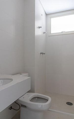 Apartamento à venda com 300m², 3 quartos e 2 vagas Apartamento à venda com 300m², 3 quartos e 2 vagasBanheiro da Suíte