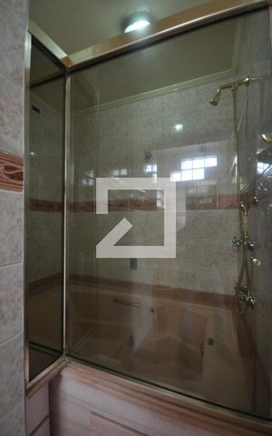 Casa à venda com 200m², 4 quartos e 4 vagasBanheiro da Suíte 1
