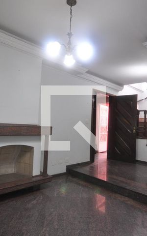 Casa à venda com 200m², 4 quartos e 4 vagasSala