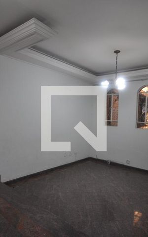 Casa à venda com 200m², 4 quartos e 4 vagasSala