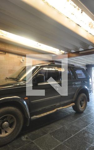 Casa à venda com 200m², 4 quartos e 4 vagasGaragem
