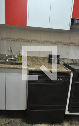 Casa à venda com 200m², 4 quartos e 4 vagasCozinha - Armários