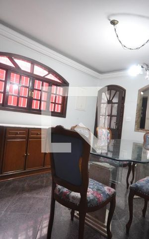 Casa à venda com 200m², 4 quartos e 4 vagasSala de Jantar