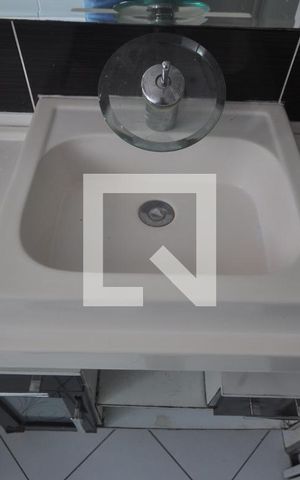 Casa à venda com 200m², 4 quartos e 4 vagasBanheiro 1 da Suíte 2