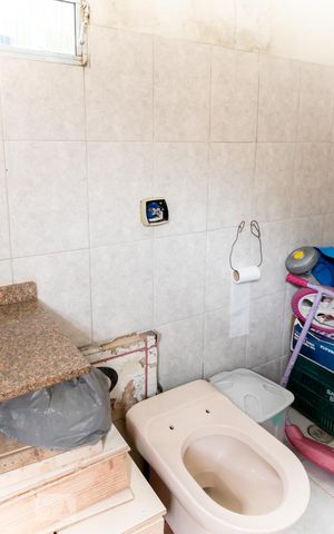 Casa à venda com 166m², 4 quartos e 2 vagas Casa à venda com 166m², 4 quartos e 2 vagasBanheiro 2