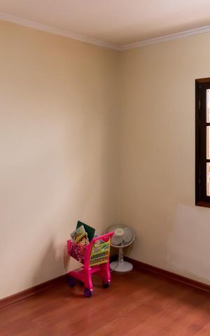 Casa à venda com 166m², 4 quartos e 2 vagas Casa à venda com 166m², 4 quartos e 2 vagasQuarto 2