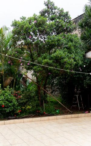 Casa à venda com 166m², 4 quartos e 2 vagas Casa à venda com 166m², 4 quartos e 2 vagasQuintal