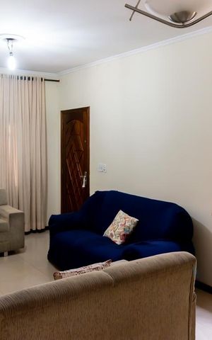 Casa à venda com 166m², 4 quartos e 2 vagas Casa à venda com 166m², 4 quartos e 2 vagasSala