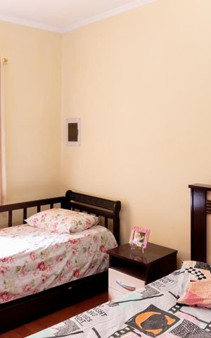 Casa à venda com 166m², 4 quartos e 2 vagas Casa à venda com 166m², 4 quartos e 2 vagasQuarto 1