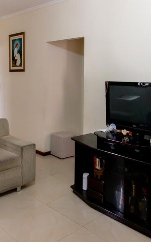 Casa à venda com 166m², 4 quartos e 2 vagas Casa à venda com 166m², 4 quartos e 2 vagasSala