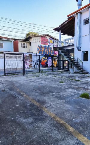 Casa para alugar com 260m², 3 quartos e 8 vagas Casa para alugar com 260m², 3 quartos e 8 vagasGaragem