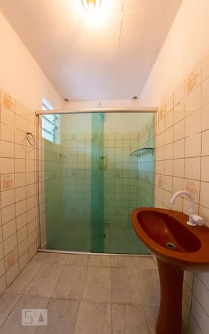 Casa para alugar com 90m², 2 quartos e sem vaga Casa para alugar com 90m², 2 quartos e sem vagaBanheiro