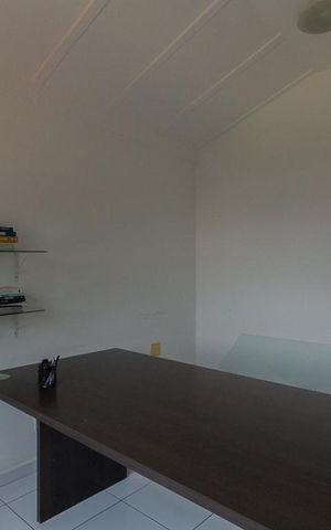 Casa à venda com 507m², 4 quartos e 8 vagas Casa à venda com 507m², 4 quartos e 8 vagasQuarto 2