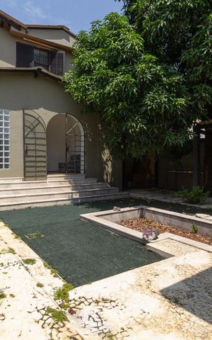 Casa à venda com 507m², 4 quartos e 8 vagas Casa à venda com 507m², 4 quartos e 8 vagasQuintal