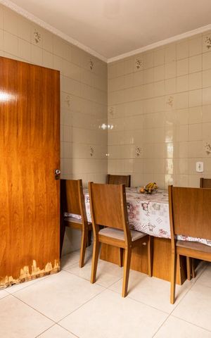 Casa à venda com 220m², 4 quartos e 4 vagas Casa à venda com 220m², 4 quartos e 4 vagasCozinha