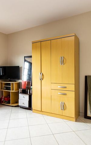 Casa à venda com 220m², 4 quartos e 4 vagas Casa à venda com 220m², 4 quartos e 4 vagasQuarto 2