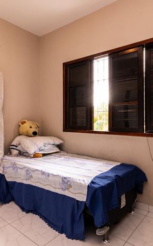Casa à venda com 220m², 4 quartos e 4 vagas Casa à venda com 220m², 4 quartos e 4 vagasQuarto 3