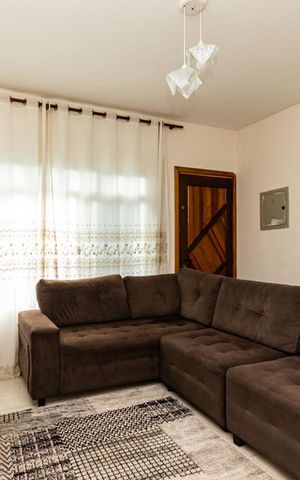 Casa à venda com 220m², 4 quartos e 4 vagas Casa à venda com 220m², 4 quartos e 4 vagasSala
