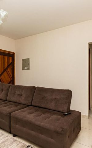 Casa à venda com 220m², 4 quartos e 4 vagas Casa à venda com 220m², 4 quartos e 4 vagasSala