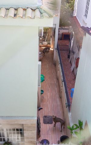 Casa à venda com 365m², 5 quartos e 1 vaga Casa à venda com 365m², 5 quartos e 1 vagaCanil