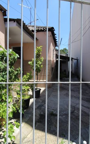 Casa à venda com 400m², 2 quartos e 3 vagasFachada
