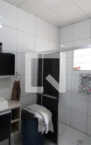 Casa à venda com 265m², 2 quartos e 1 vagaBanheiro 