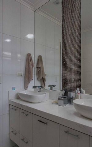Casa à venda com 320m², 4 quartos e 4 vagas Casa à venda com 320m², 4 quartos e 4 vagasBanheiro 1 Suite 1