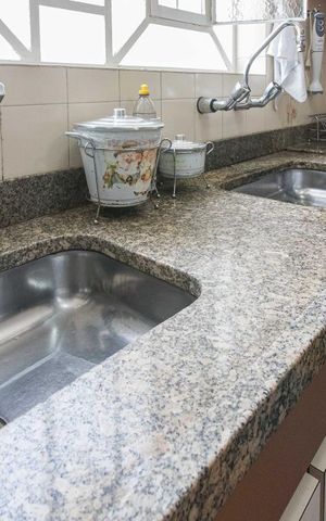 Casa à venda com 320m², 4 quartos e 4 vagas Casa à venda com 320m², 4 quartos e 4 vagasCozinha