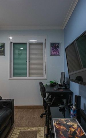 Casa à venda com 320m², 4 quartos e 4 vagas Casa à venda com 320m², 4 quartos e 4 vagasEscritório