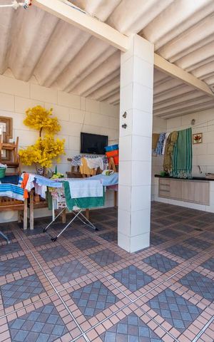 Casa à venda com 215m², 3 quartos e 7 vagas Casa à venda com 215m², 3 quartos e 7 vagasChurrasqueira